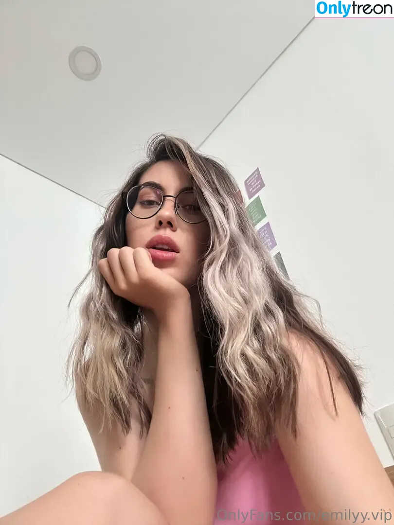 emilyy.vip nude photo #0040 (emilyselitevips)