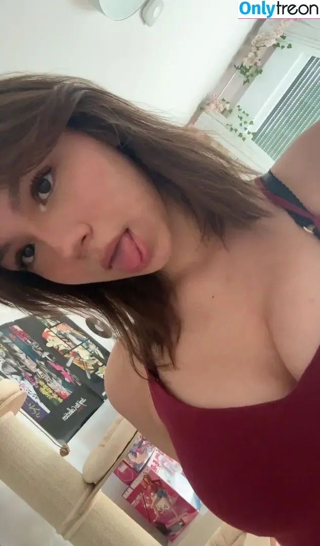 Emilyynl nude photo #0026 (Emilyynl)