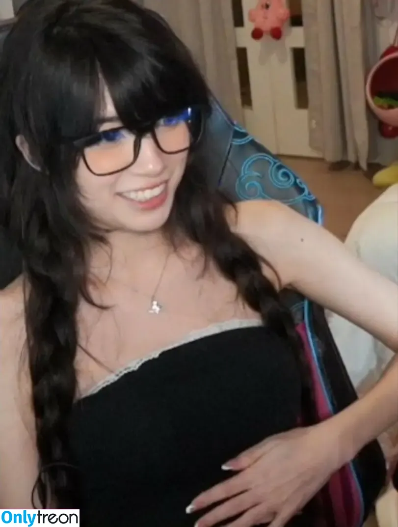 Emiru nude photo #0785 (emiru.jpg)