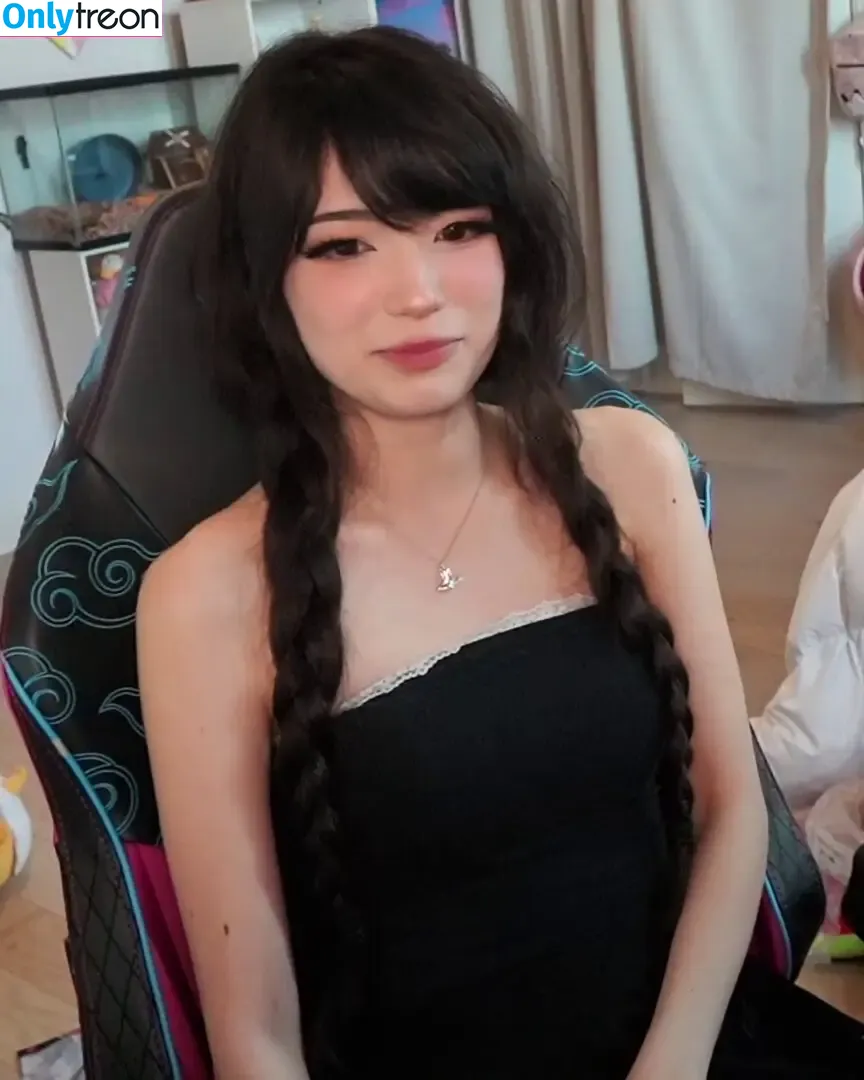 Emiru nude photo #0798 (emiru.jpg)