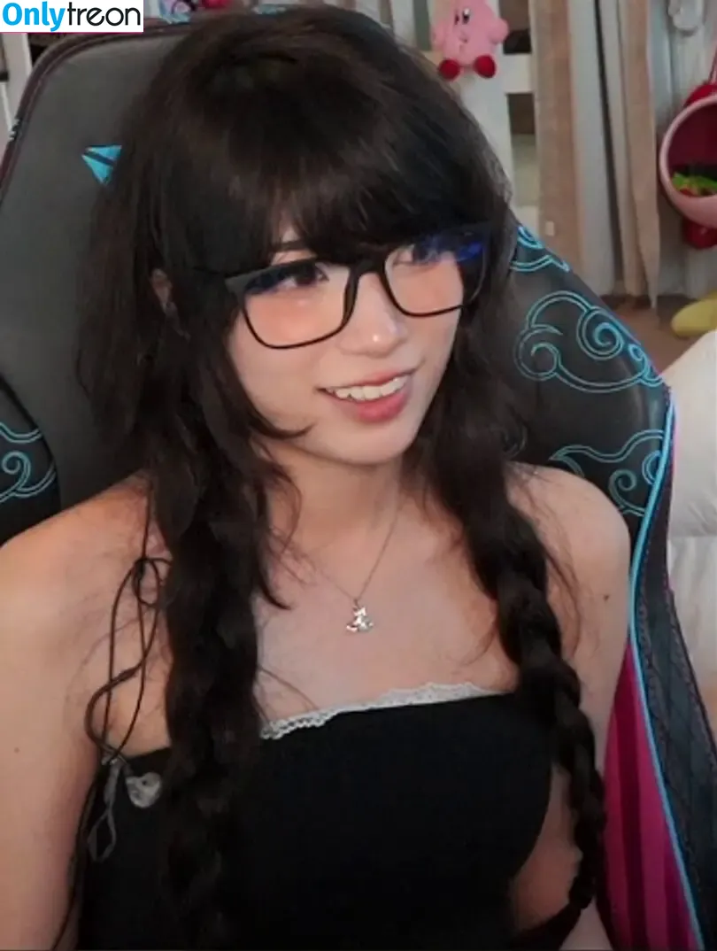 Emiru nude photo #0804 (emiru.jpg)