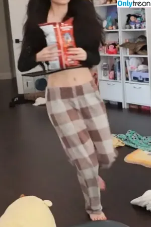 Emiru / emiru.jpg nude photo #1189