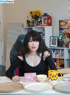 Emiru / emiru.jpg nude photo #1300