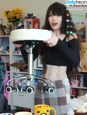 Emiru / emiru.jpg nude photo #1303
