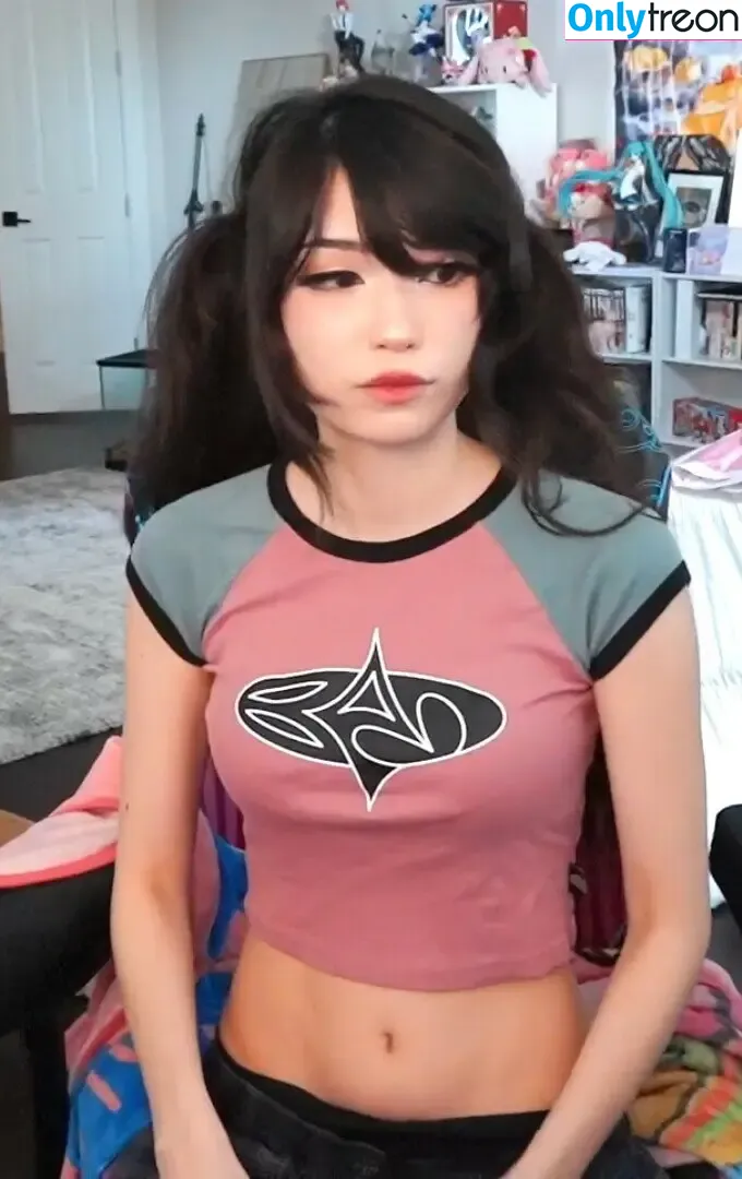 Emiru nude photo #1062 (emiru.jpg)