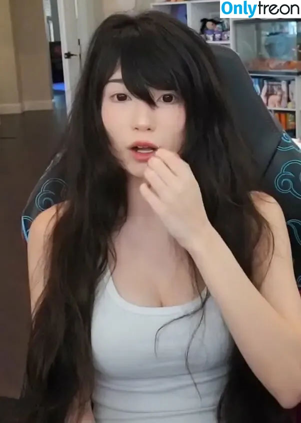 Emiru nude photo #1268 (emiru.jpg)