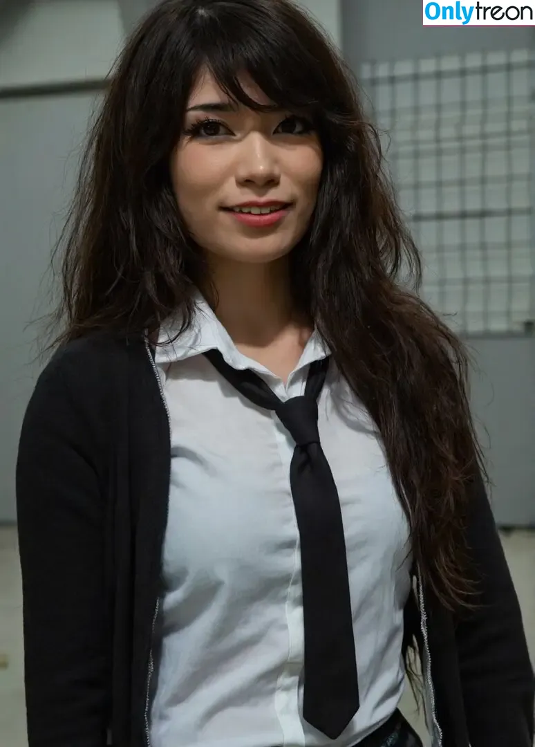 Emiru nude photo #1476 (emiru.jpg)