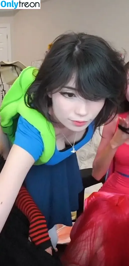Emiru nude photo #1971 (emiru.jpg)