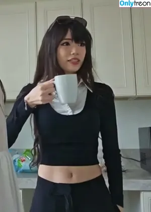 Emiru / emiru.jpg nude photo #2030
