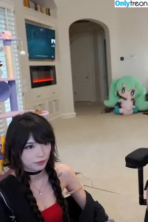 Emiru / emiru.jpg nude photo #2620