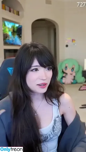 Emiru / emiru.jpg nude photo #2682