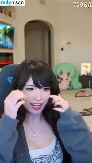 Emiru / emiru.jpg nude photo #2688