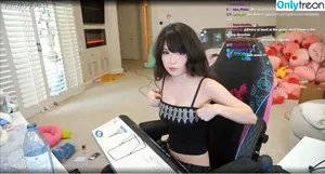 Emiru / emiru.jpg nude photo #2803