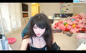 Emiru / emiru.jpg nude photo #2839