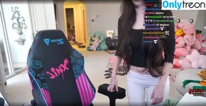 Emiru / emiru.jpg nude photo #2889