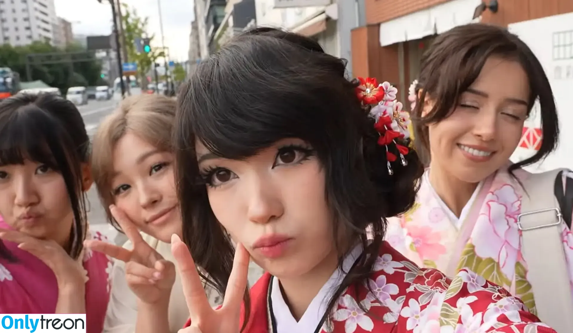 Emiru nude photo #2062 (emiru.jpg)