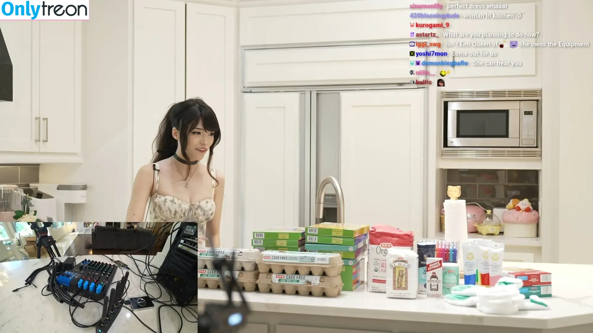 Emiru nude photo #2584 (emiru.jpg)