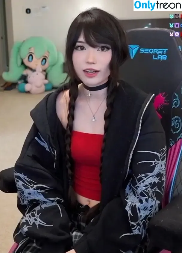 Emiru nude photo #2611 (emiru.jpg)