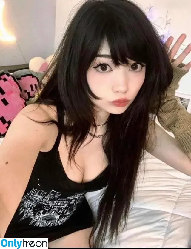 Emiru nude photo #2806 (emiru.jpg)