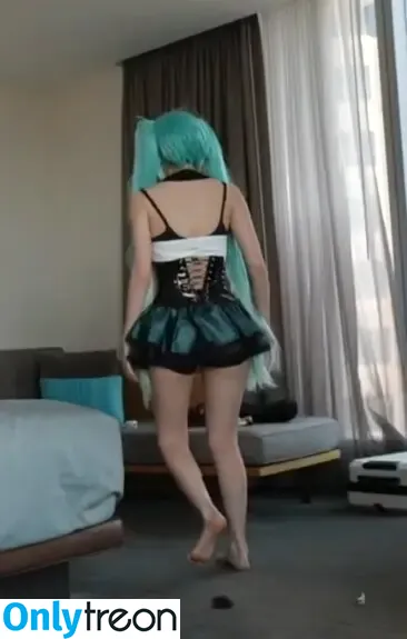 Emiru nude photo #2858 (emiru.jpg)
