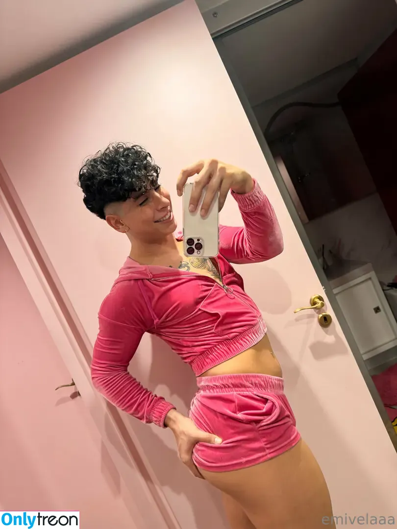 emivelaaa nude photo #0066 (emivelaaa)