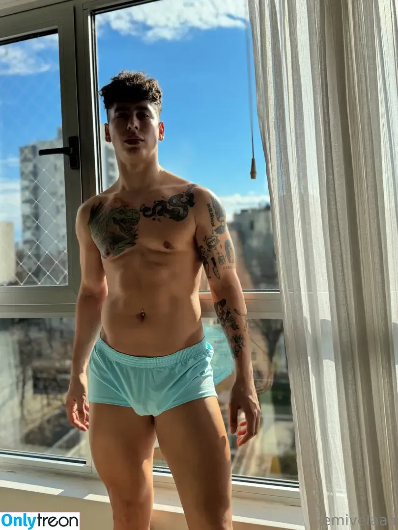 emivelaaa nude photo #0074 (emivelaaa)