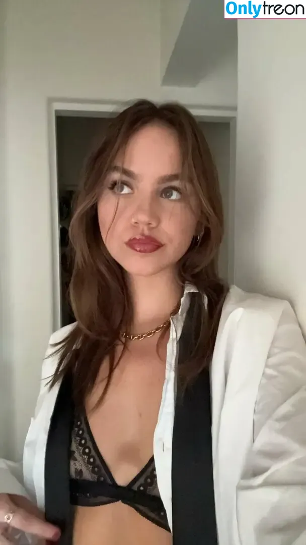 Emma Brooks nude photo #1938 (emma_brooks / emmabrooks)