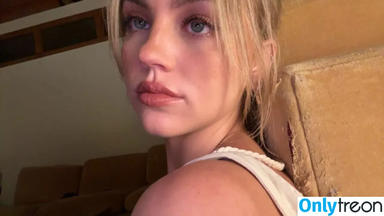 Emma Brooks nude photo #2776 (emma_brooks / emmabrooks)