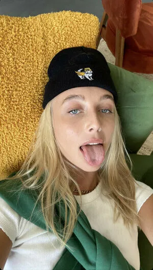 Emma Chamberlain / emmachamberlain nude photo #0017