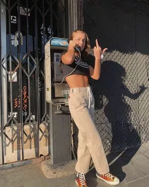 Emma Chamberlain / emmachamberlain nude photo #0204