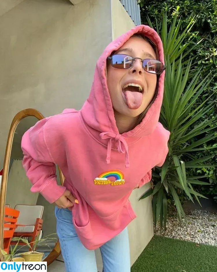 Emma Chamberlain nude photo #0019 (emmachamberlain)