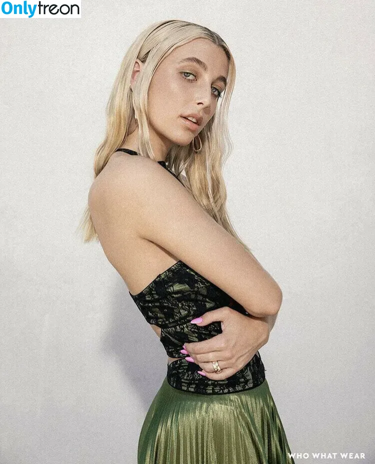 Emma Chamberlain nude photo #0021 (emmachamberlain)