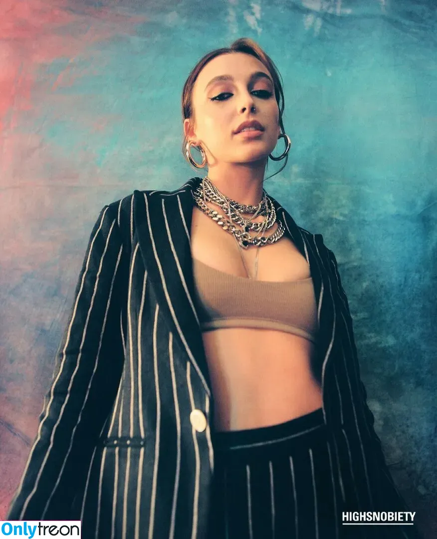 Emma Chamberlain nude photo #0030 (emmachamberlain)