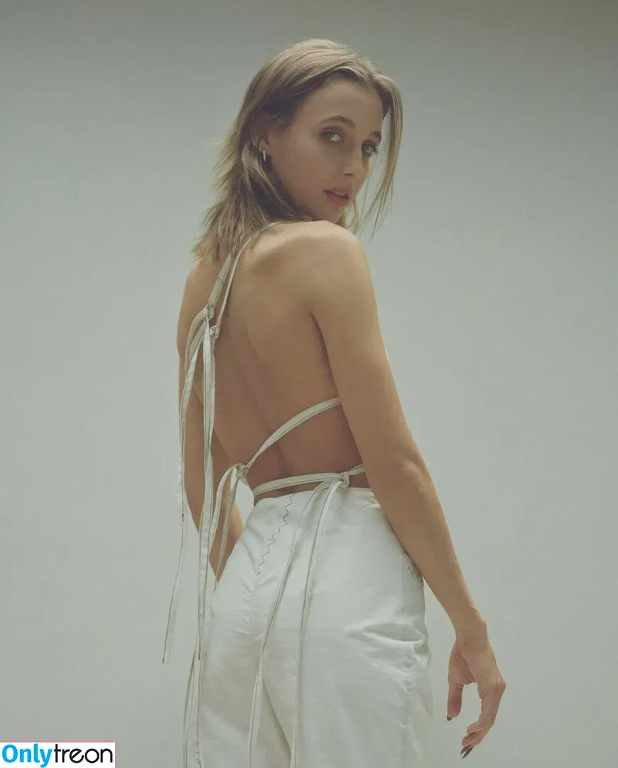 Emma Chamberlain nude photo #0042 (emmachamberlain)