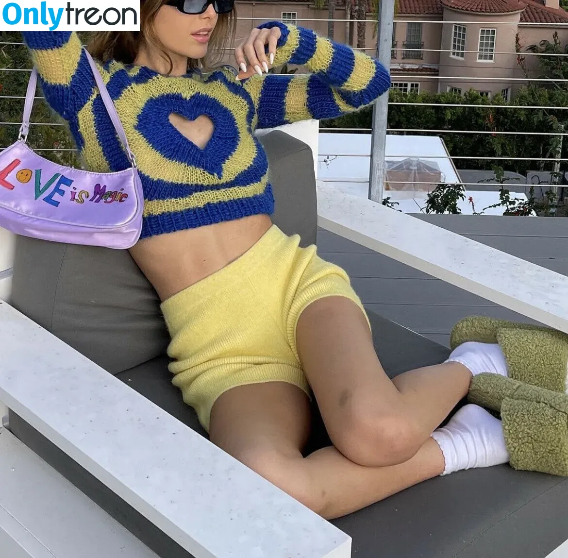 Emma Chamberlain nude photo #0057 (emmachamberlain)