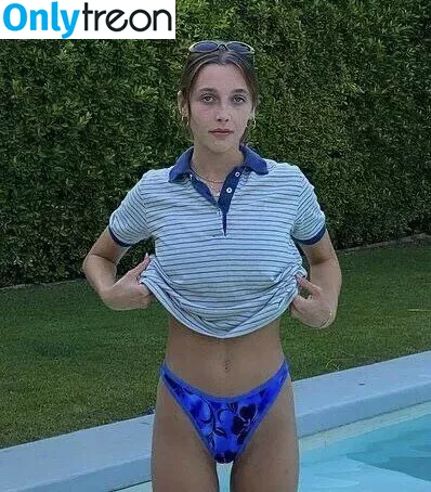 Emma Chamberlain nude photo #0251 (emmachamberlain)