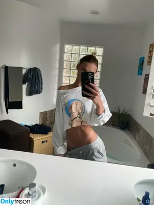 Emma Hix / EMMAHIXOFFICIAL / emmahix_xo nude photo #0103