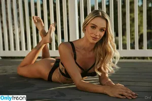 Emma Hix / EMMAHIXOFFICIAL / emmahix_xo nude photo #0525