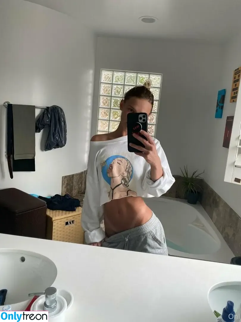 Emma Hix nude photo #0103 (EMMAHIXOFFICIAL / emmahix_xo)