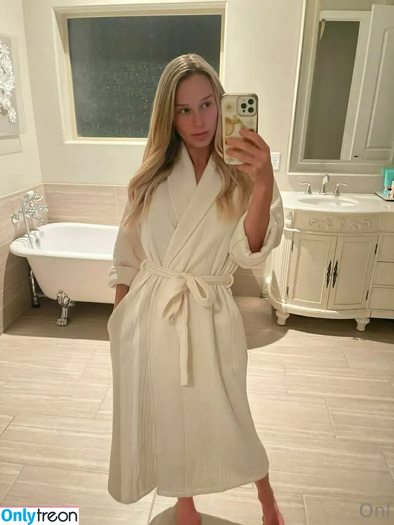 Emma Hix nude photo #0231 (EMMAHIXOFFICIAL / emmahix_xo)