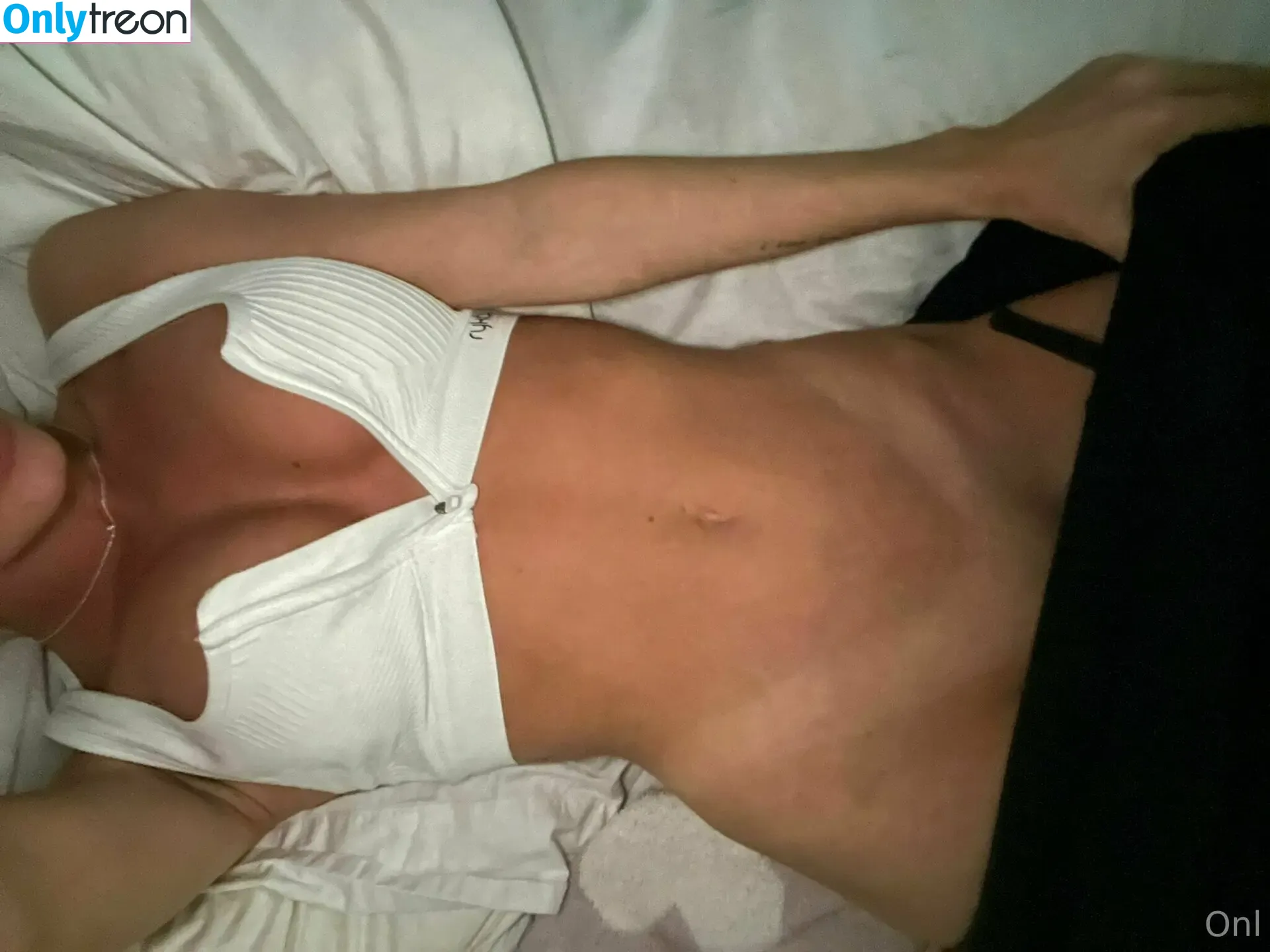 Emma Hix nude photo #0285 (EMMAHIXOFFICIAL / emmahix_xo)