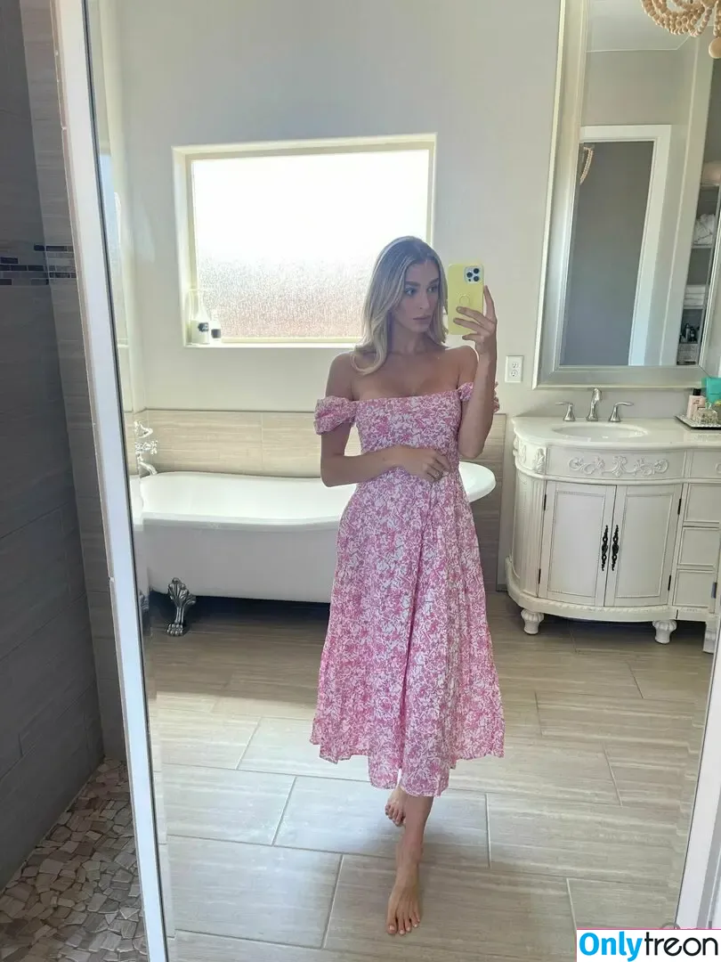 Emma Hix nude photo #0520 (EMMAHIXOFFICIAL / emmahix_xo)