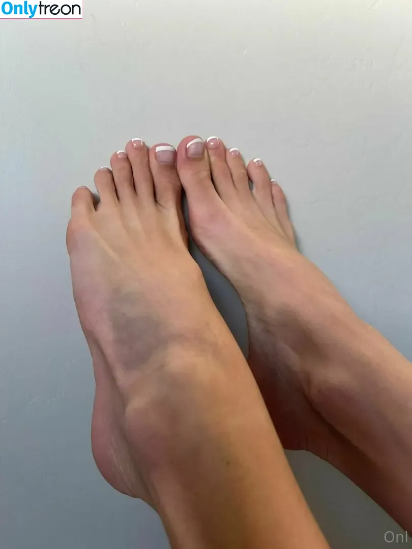 Emma Hix nude photo #0801 (EMMAHIXOFFICIAL / emmahix_xo)
