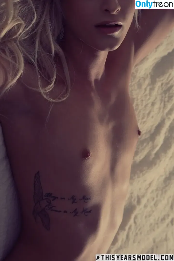 Emma Hix nude photo #1387 (EMMAHIXOFFICIAL / emmahix_xo)