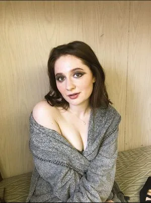 Emma Kenney / EmmaRoseKenney / emmakenney nude photo #0033