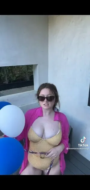 Emma Kenney / EmmaRoseKenney / emmakenney nude photo #0057