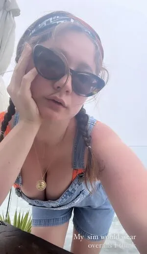 Emma Kenney / EmmaRoseKenney / emmakenney nude photo #0076