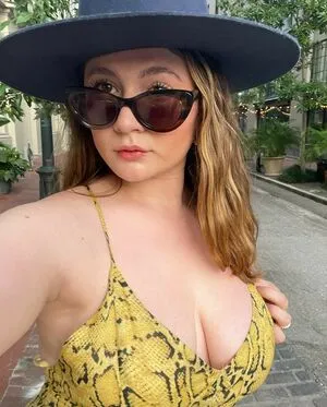 Emma Kenney / EmmaRoseKenney / emmakenney nude photo #0110