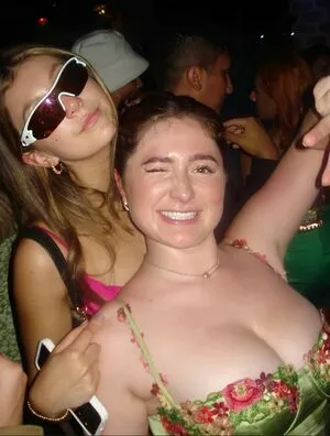 Emma Kenney / EmmaRoseKenney / emmakenney nude photo #0116