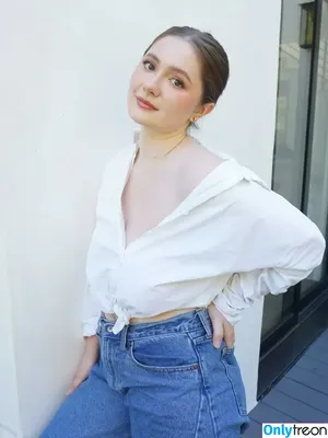 Emma Kenney / EmmaRoseKenney / emmakenney nude photo #0644